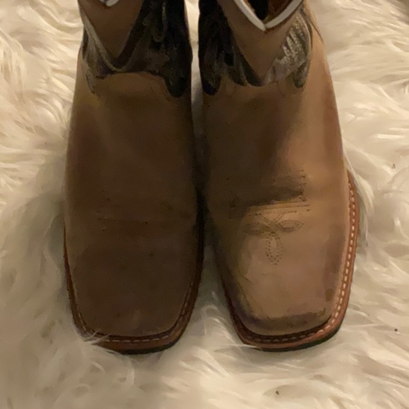 Brown and Black Western Boots - Picture 6 of 7